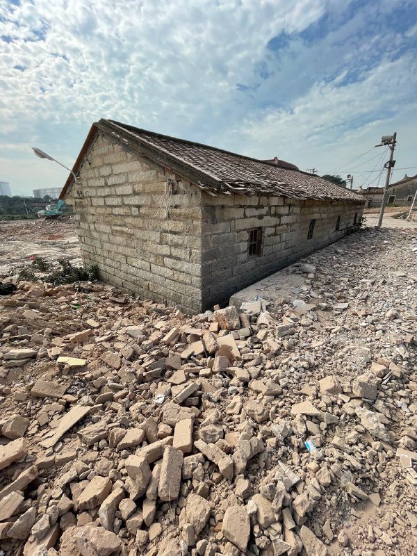 厦门城市废墟探索：一片村庄废墟级别：丙；难度：丁