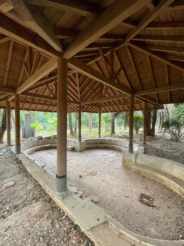 厦门城市废墟探索：某废弃温泉酒店级别：丙；难度：丁